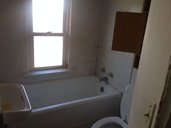 4th image of 2314 Elizabeth Ave APT 2
