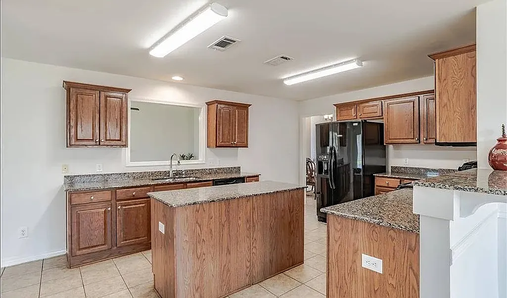 1375 Selby Phillips Dr - 1 — Photo 4