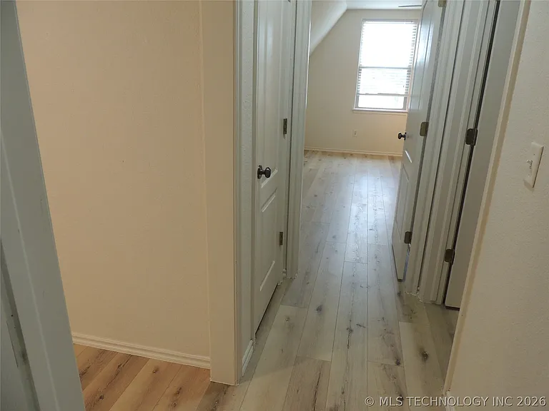 4416 W Indianola St — Photo 48