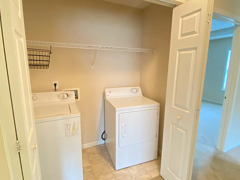 17 Champlain Dr — Photo 8