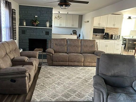 4th image of 610 Forest Ave