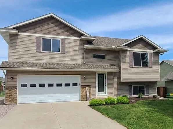 202 Summerfield Ln, Waverly, MN 55390
