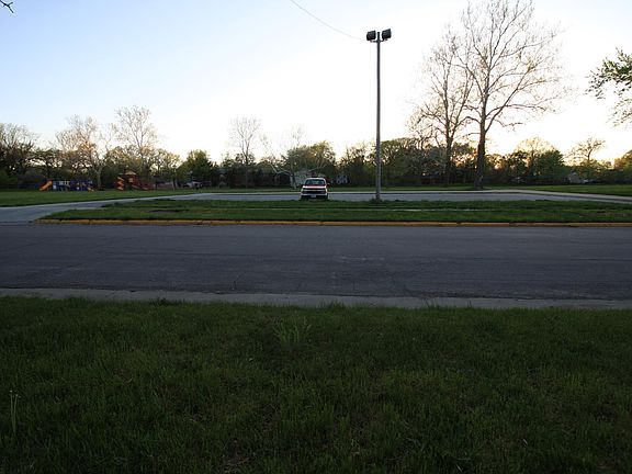 3rd image of 326 Westwood Dr