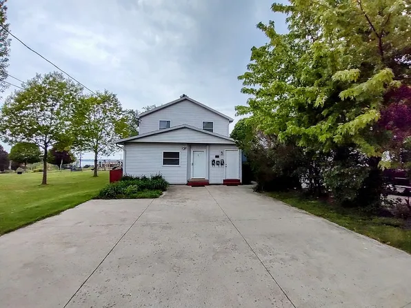 948 W 3rd St, Erie, PA 16507