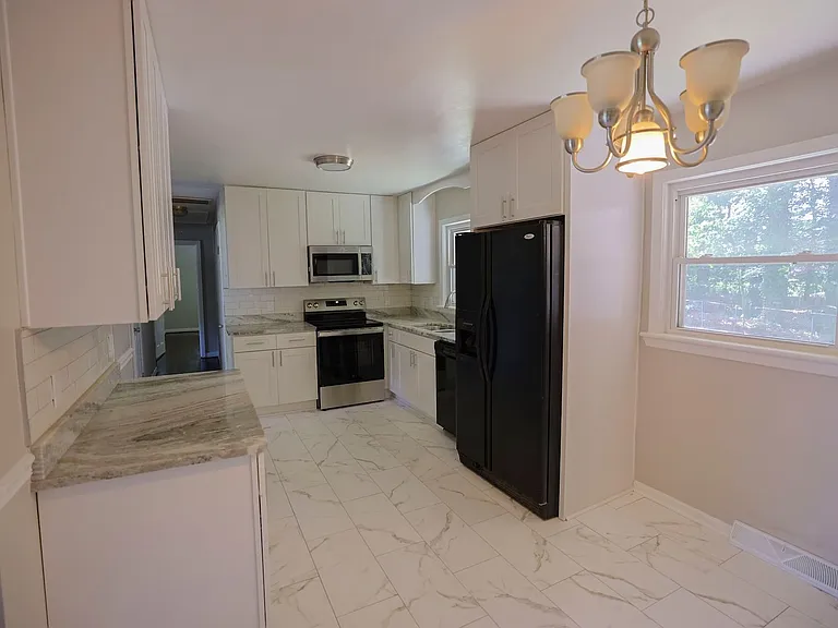 23 Green Ct — Photo 3
