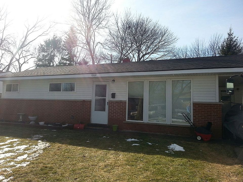 1st image of 1068 Studebaker Ave