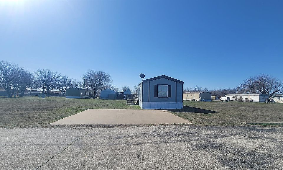 1st image of 19 Parkway Dr