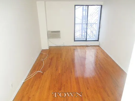 Rented by Town Residential | media 11