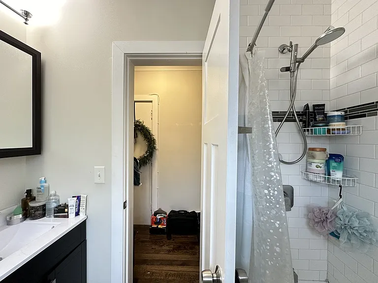 646 W Roscoe St #N4 — Photo 19