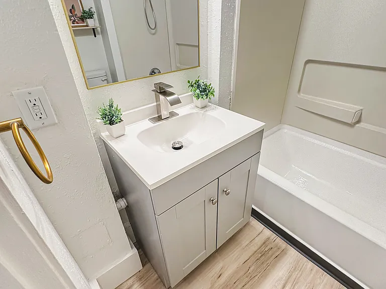 2600 Kingman Blvd #22 — Photo 8