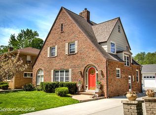 827 Cadillac Dr SE, Grand Rapids, MI 49506
