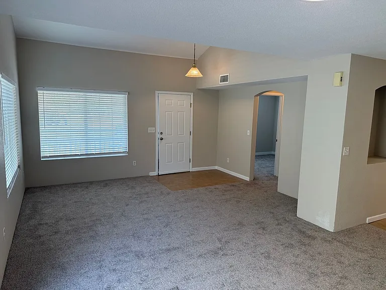 4783 Perth St — Photo 5