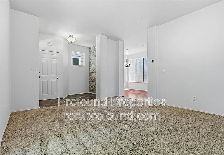 1140 SE Tamango St — Photo 6