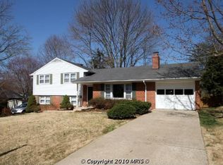 5631 Inverchapel Rd, Springfield, VA 22151