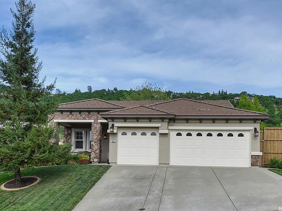 2nd image of 662 Hildebrand Cir