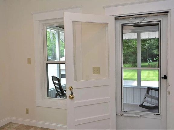 5th image of 6868 Beechmont Ave