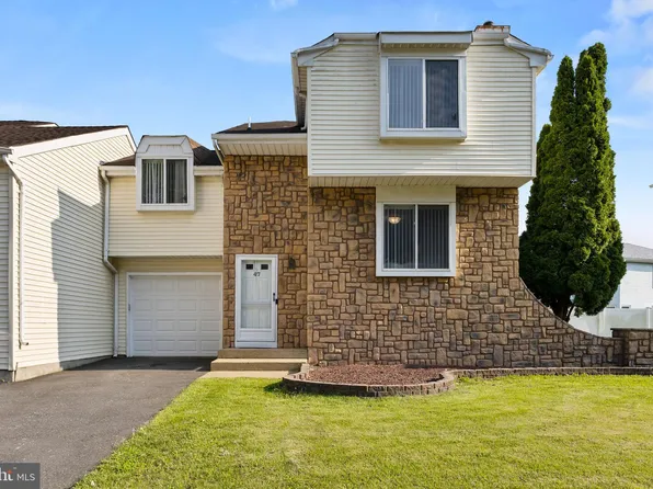 47 Geraldine Rd, East Windsor, NJ 08520