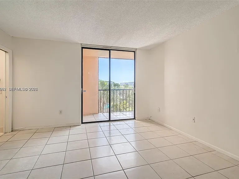 8600 SW 133rd Avenue Rd #422 — Photo 5