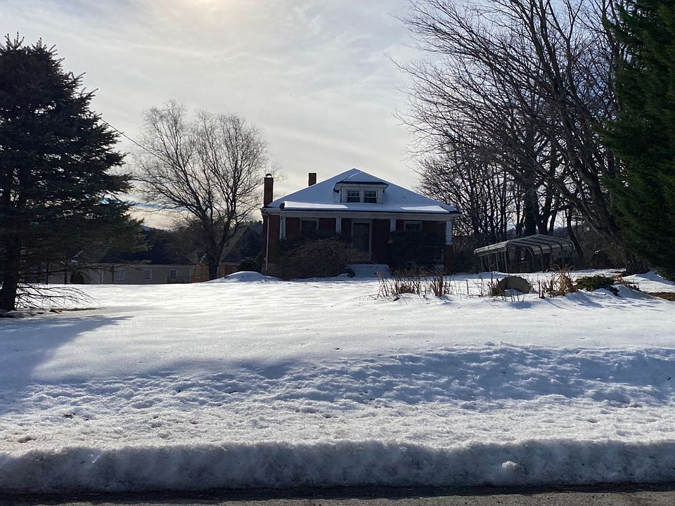 1st image of 2821 McVitty Rd