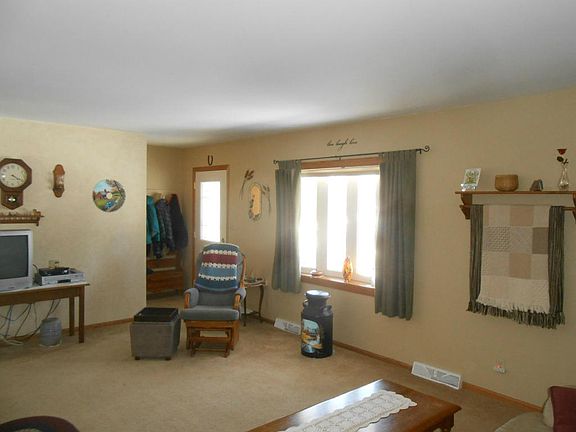 4th image of N64W28525 Meadowlark Ln