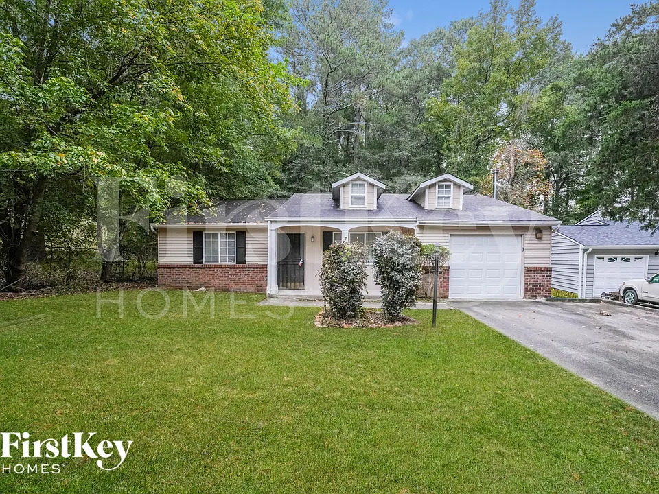 5289 Old Trail Cir