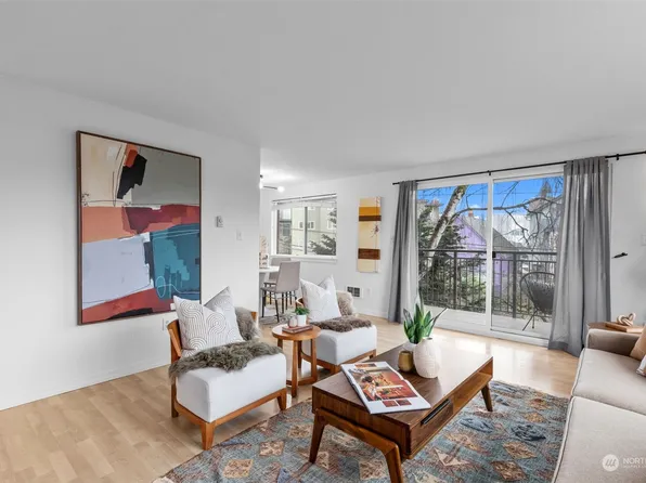 911 N 73rd Street #303, Seattle, WA 98103