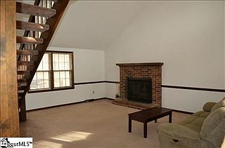 3rd image of 105 Bendingwood Cir
