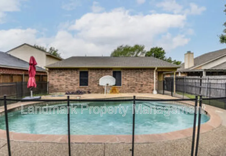 625 Hollyberry Dr — Photo 24