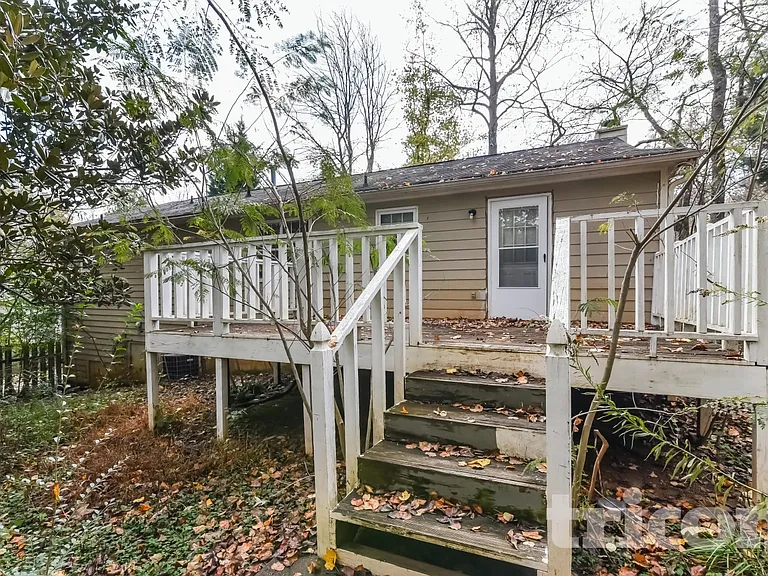 230 Parkway Ct — Photo 14