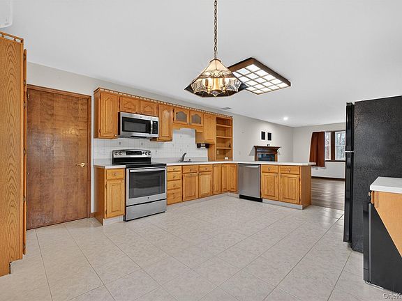 5th image of 11 Dill Hill Road