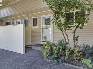 545 N Hayden Bay Dr, Portland, OR