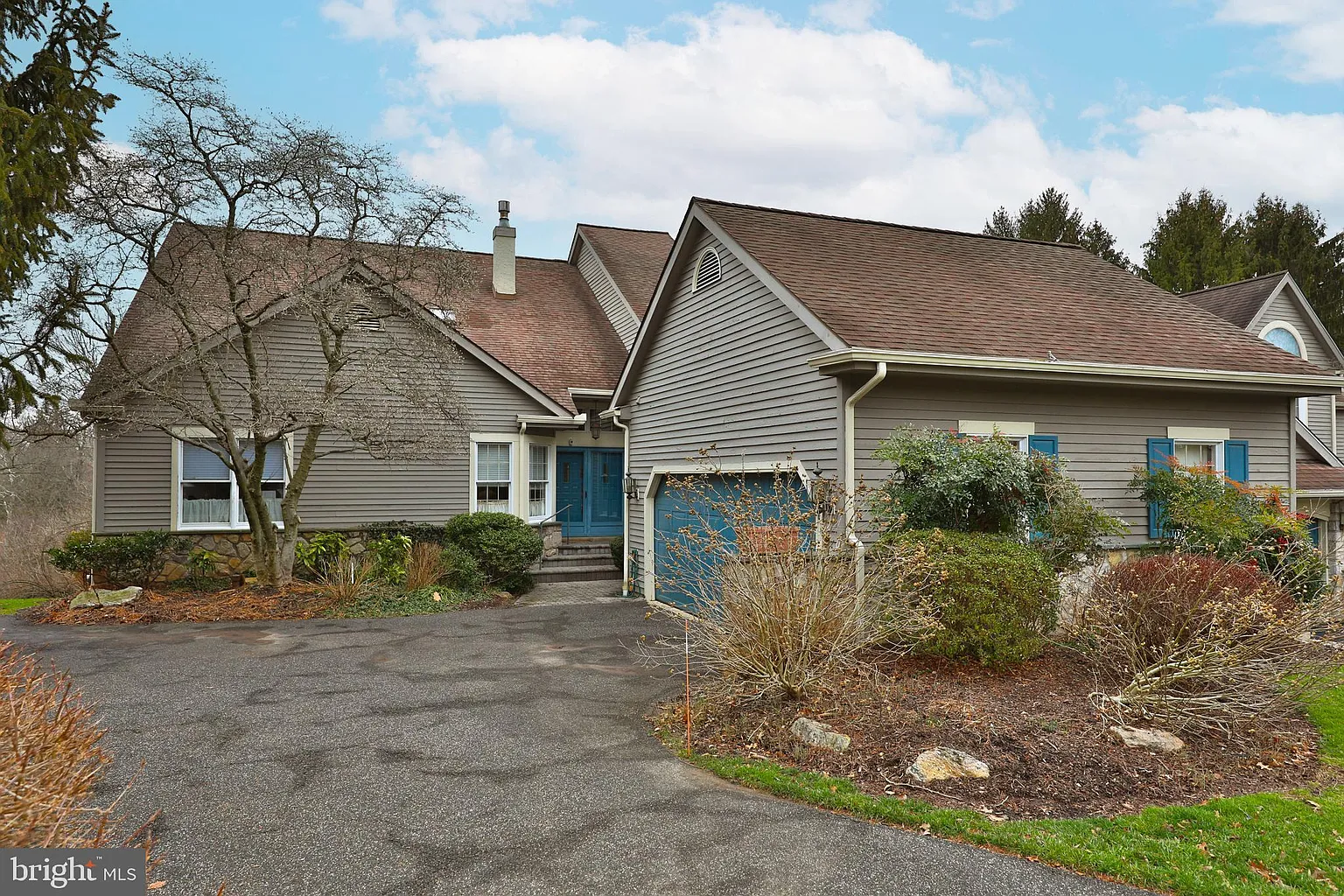 1776 Oak Hill Dr photo 1