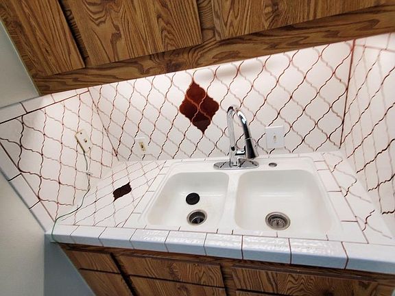 3rd image of 2816 Sunset Pl #109