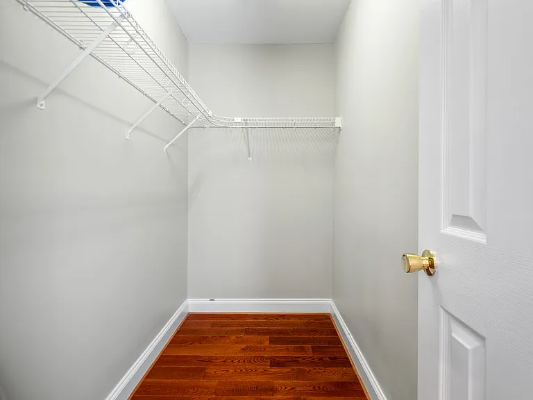 619 Greyshire Dr — Photo 34
