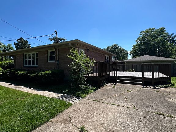 3rd image of 3715 Essex Rd