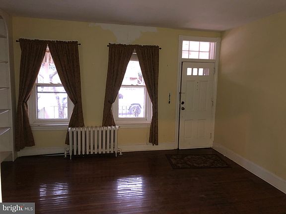 4th image of 236 W Highland Ave