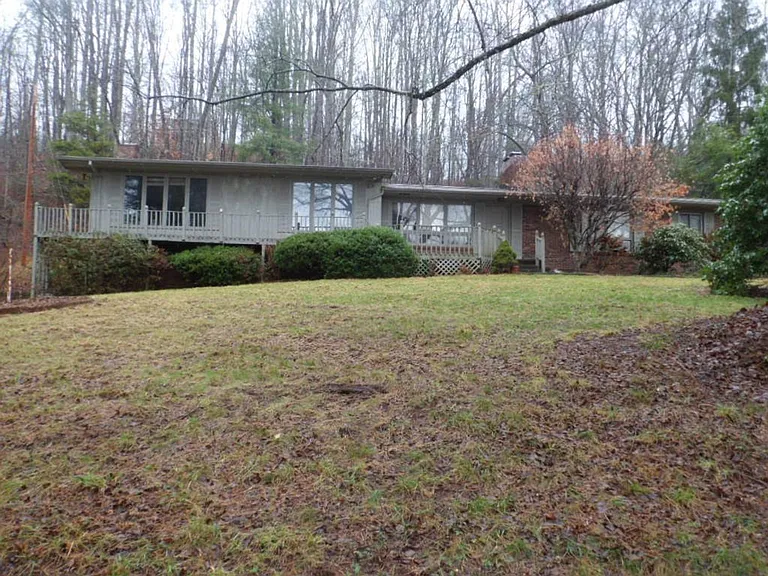 1068 Monteith Branch Rd — Photo 9