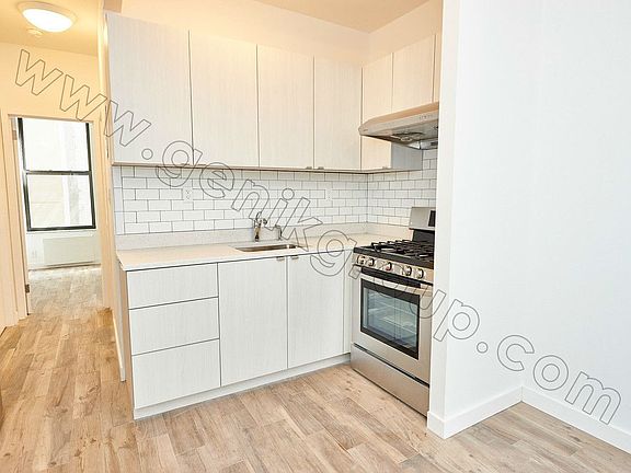 4th image of 181 E Broadway APT 3C