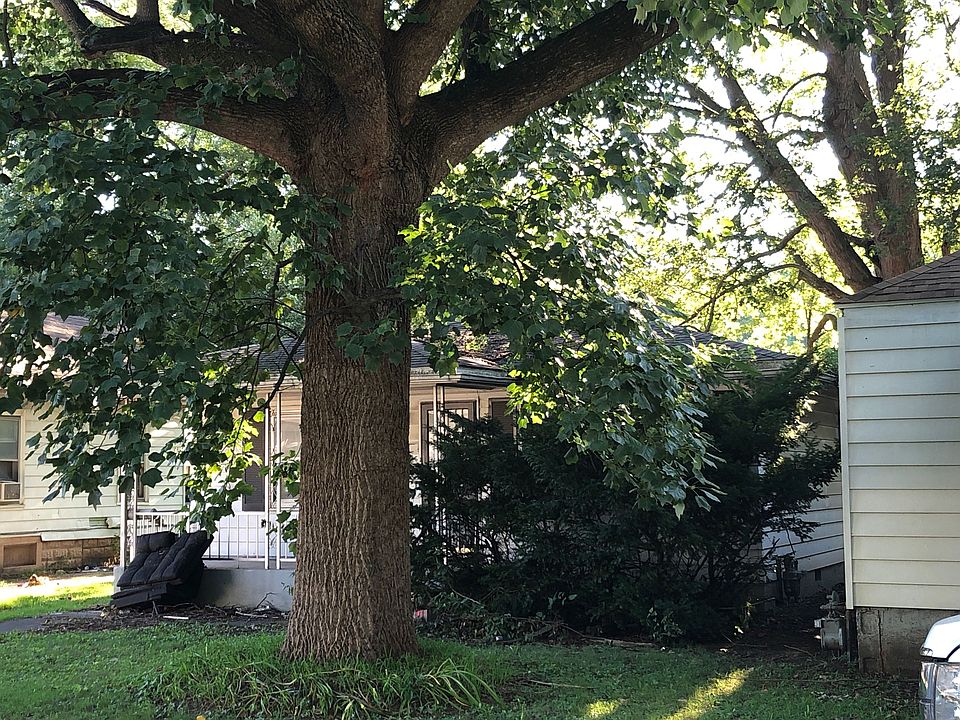 2nd image of 112 S Wesley St