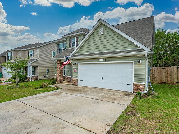 3rd image of 446 Eisenhower Dr