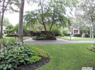 343 Woodland Ct, Coram, NY 11727