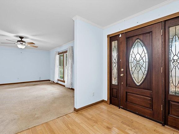 4th image of 6098 N Church St