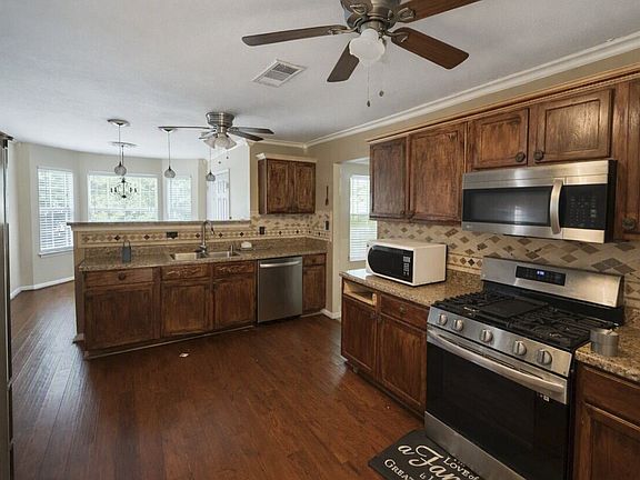 5th image of 4323 Caroline Ct