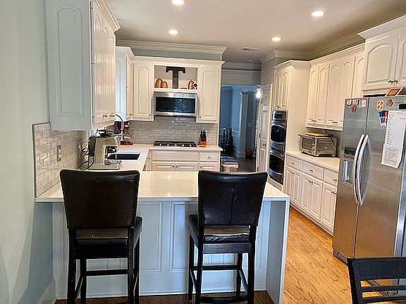 3rd image of 2082 Anderson Dr SE