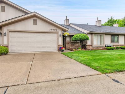 38916 E Windmill Pointe East Dr UNIT 19, Clinton Township, MI, 48038