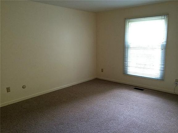 5th image of 4243 W Bancroft St APT 103