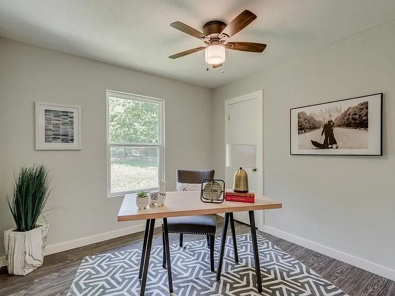 1512 Luray Dr — Photo 17