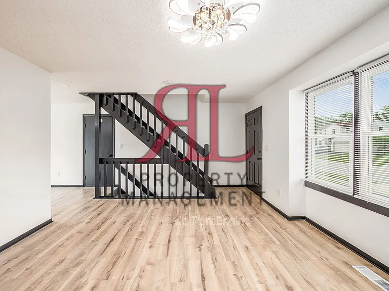 5932 Waterview Dr — Photo 11