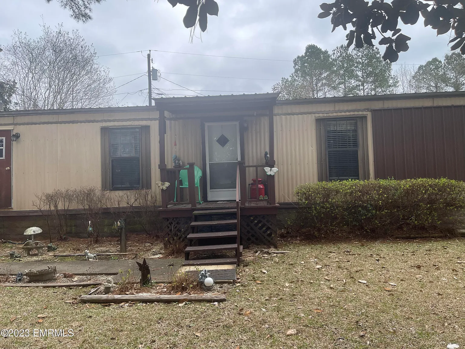 2 bed, 1.5 bath, 980 sqft, $825 — Photo 1