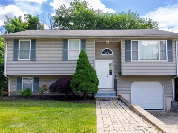 21 Milano St, Providence, RI 02904